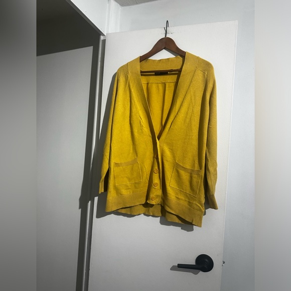 đź’›CUTE OVERSIZED KERSH BUTTON FRONT CARDIGANđź’› - Picture 2 of 9